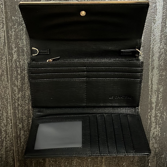 Le Chateau Wallet - Picture 3 of 9